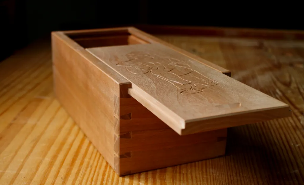 [475] SLIDE LID BOX